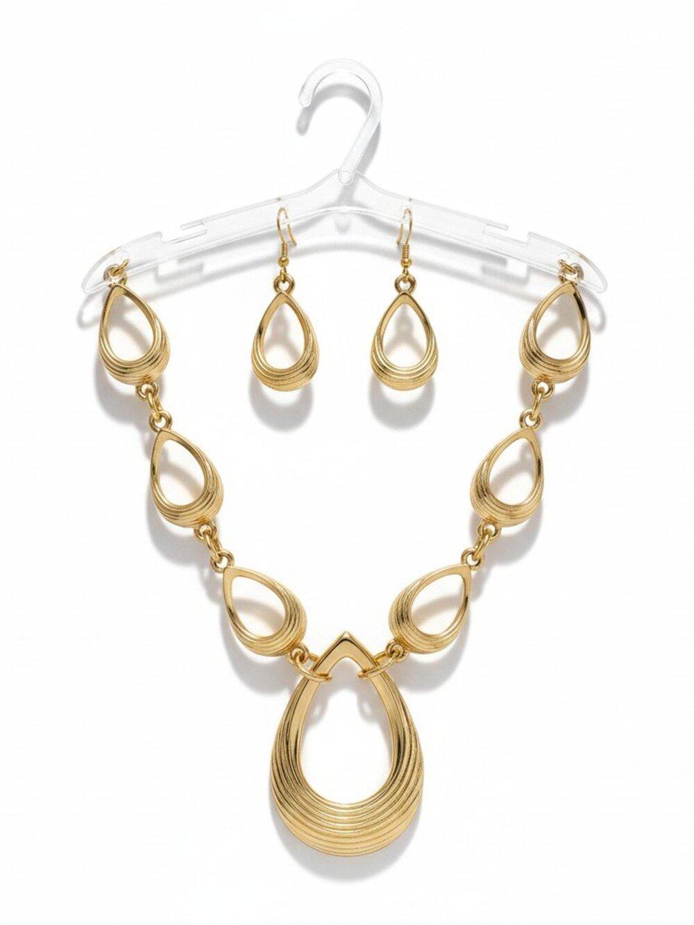 Liz Claiborne Gold Necklace and earrings Oval - NWT - Picture 3 of 3